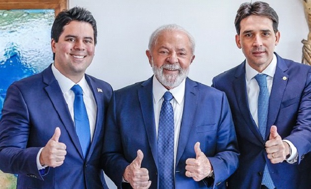 Lula e os novos ministros Andre Fufuca e Silvio Costa Filho